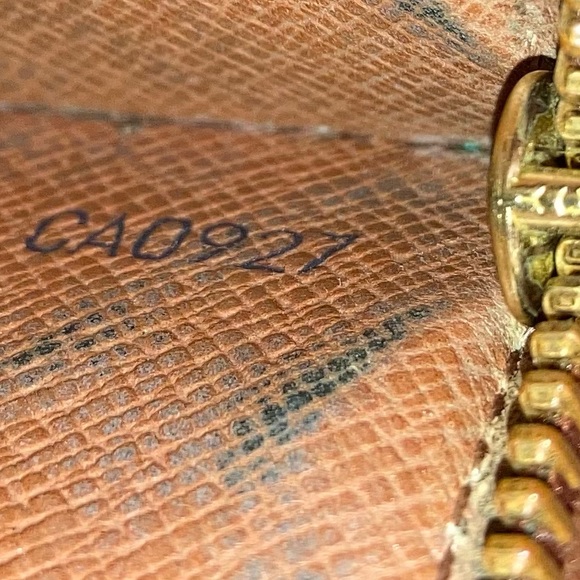 Louis Vuitton Long Wallet Chained Wallet on Chain WOC Purse Wallet Crossbody - Picture 9 of 9